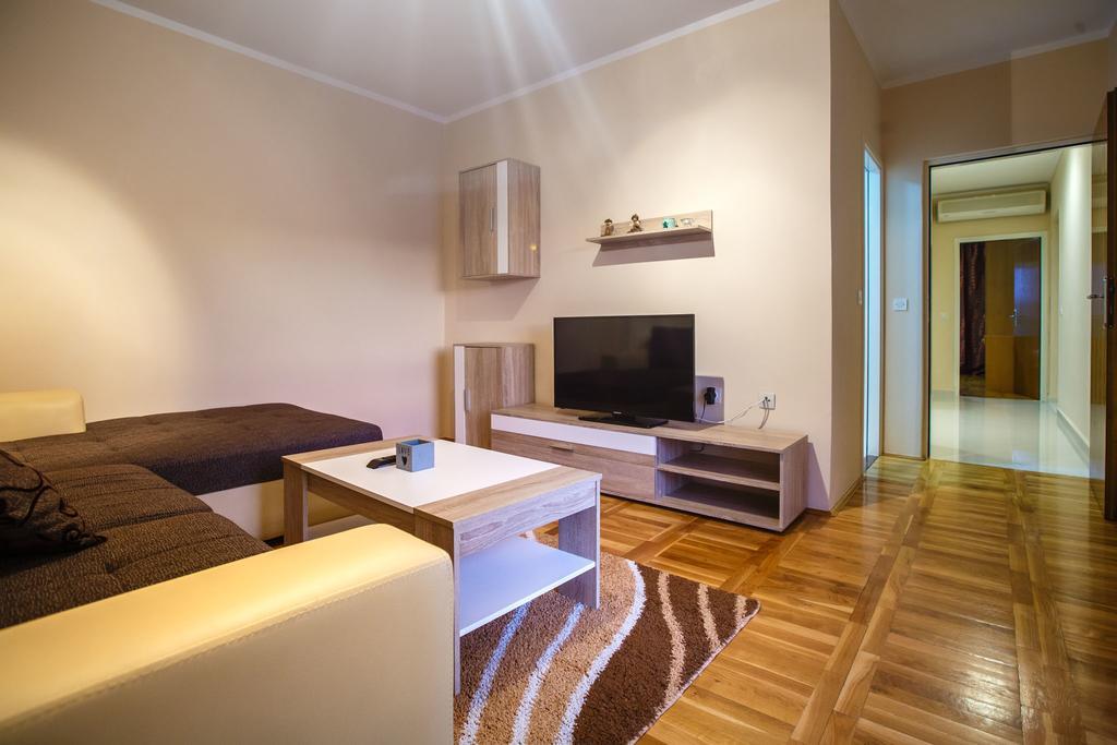 Apartments Slavko Supetarska Draga Esterno foto