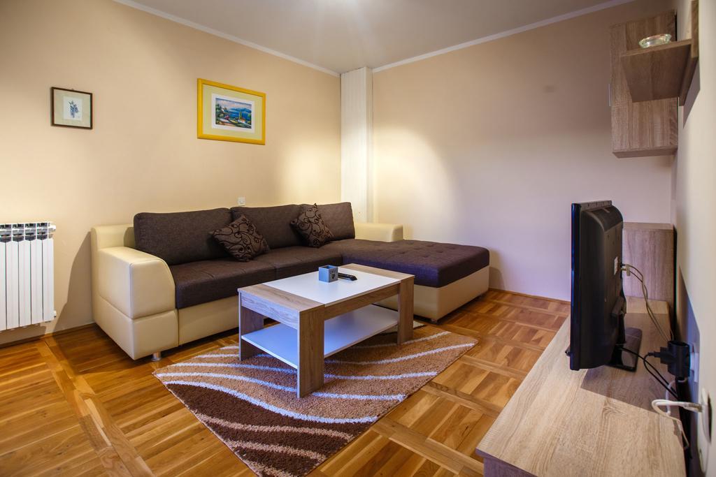 Apartments Slavko Supetarska Draga Esterno foto