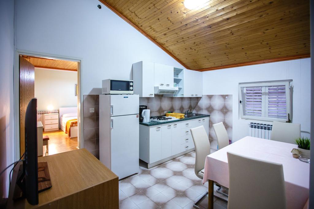 Apartments Slavko Supetarska Draga Esterno foto