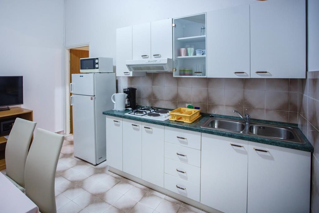 Apartments Slavko Supetarska Draga Esterno foto