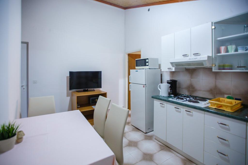 Apartments Slavko Supetarska Draga Esterno foto
